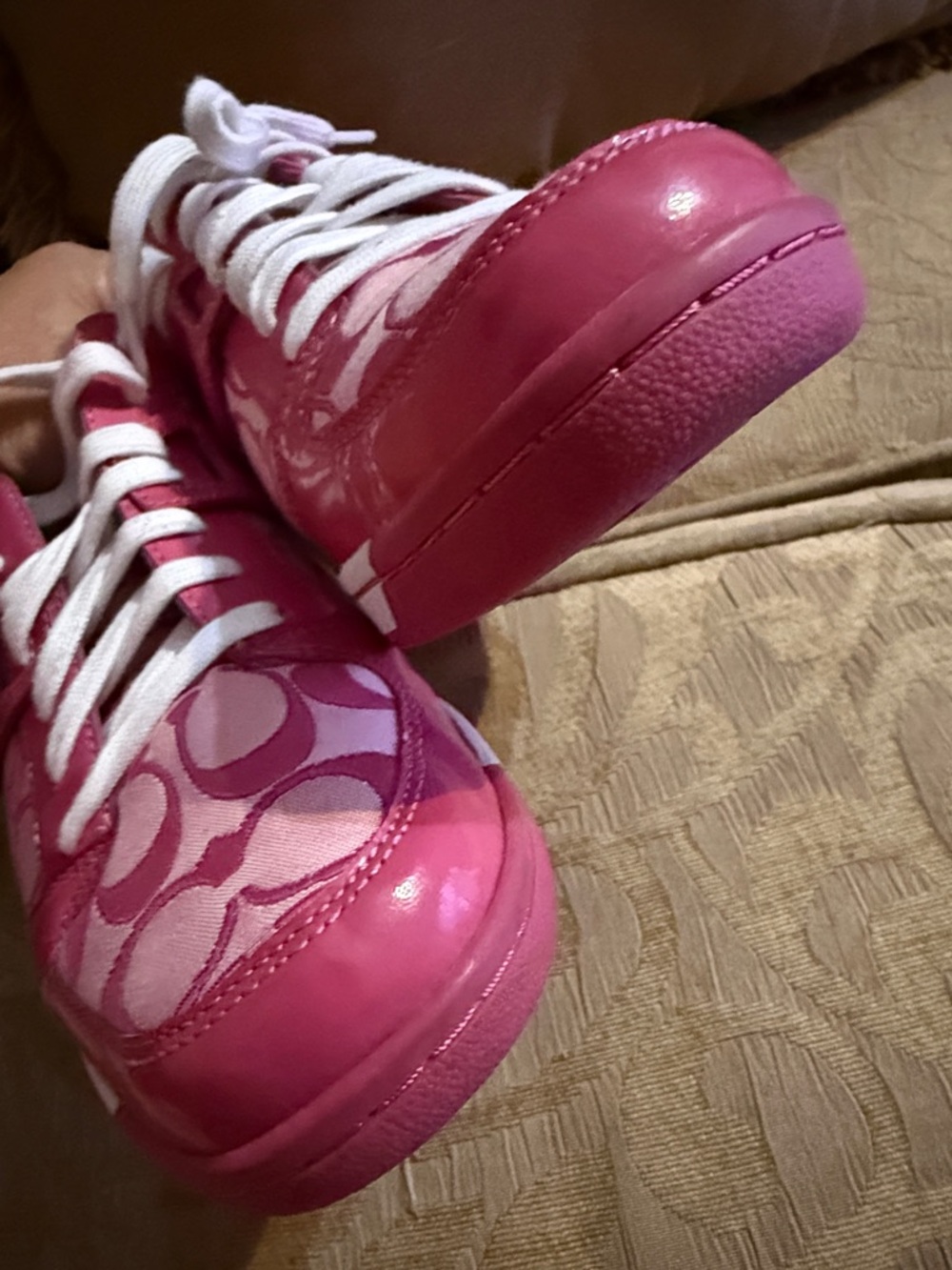 Coach Norra Signature "C" monogram pink sneakers preowned. - Picture 12 of 16